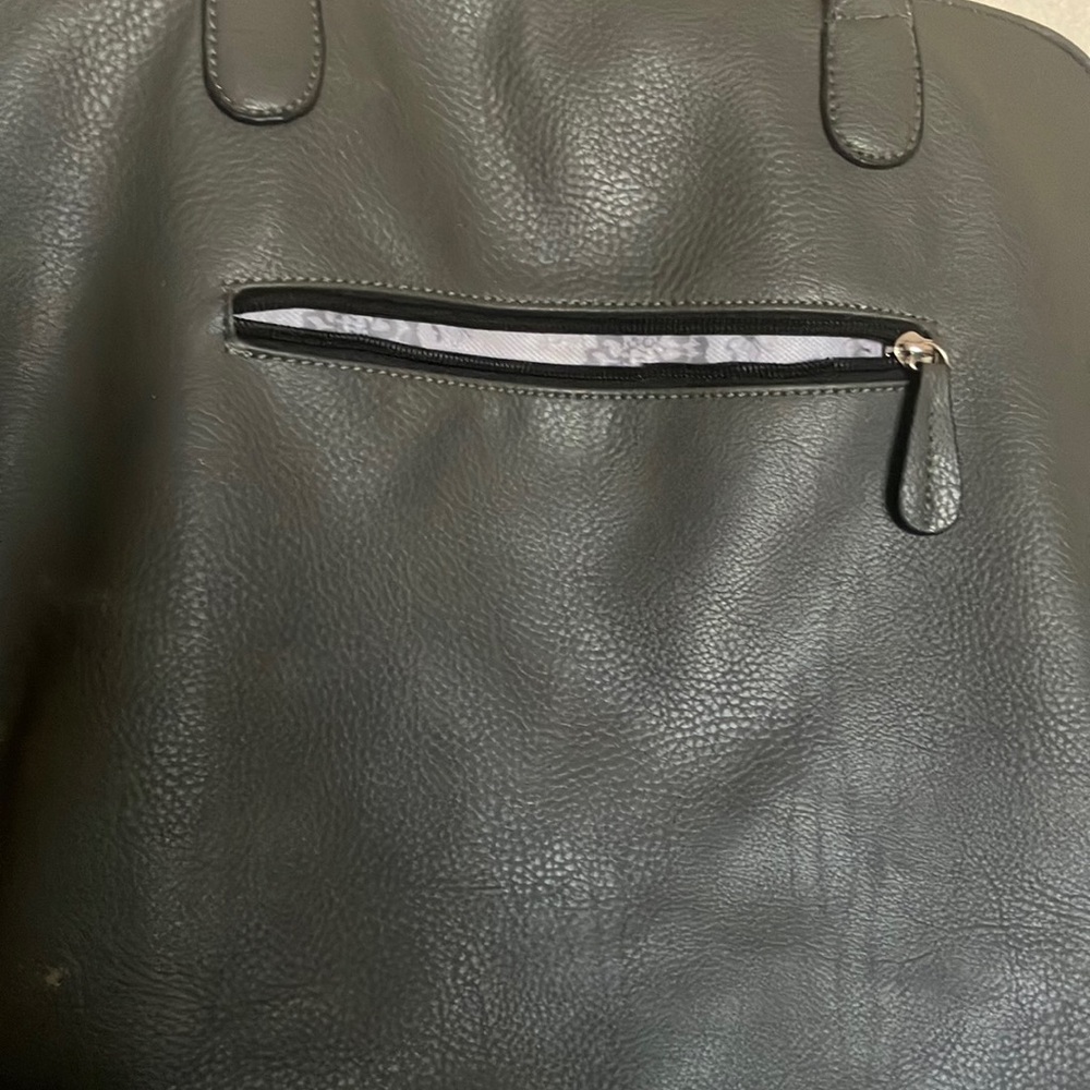 Big Gray Tote Bag with ruffled front by Black Rivet - Picture 4 of 6